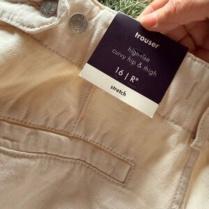 High-rise Curvy hip & thigh Trousers in Cream plus size 16 Reg. Stretch womens